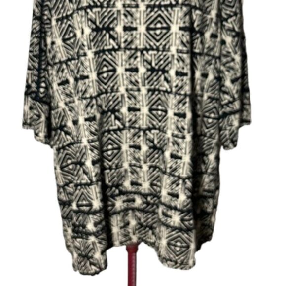 Lucky Brand 3X Top Shirt Womens Plus Size Black Aztec Print Flowy Boho NWOT - Picture 3 of 11